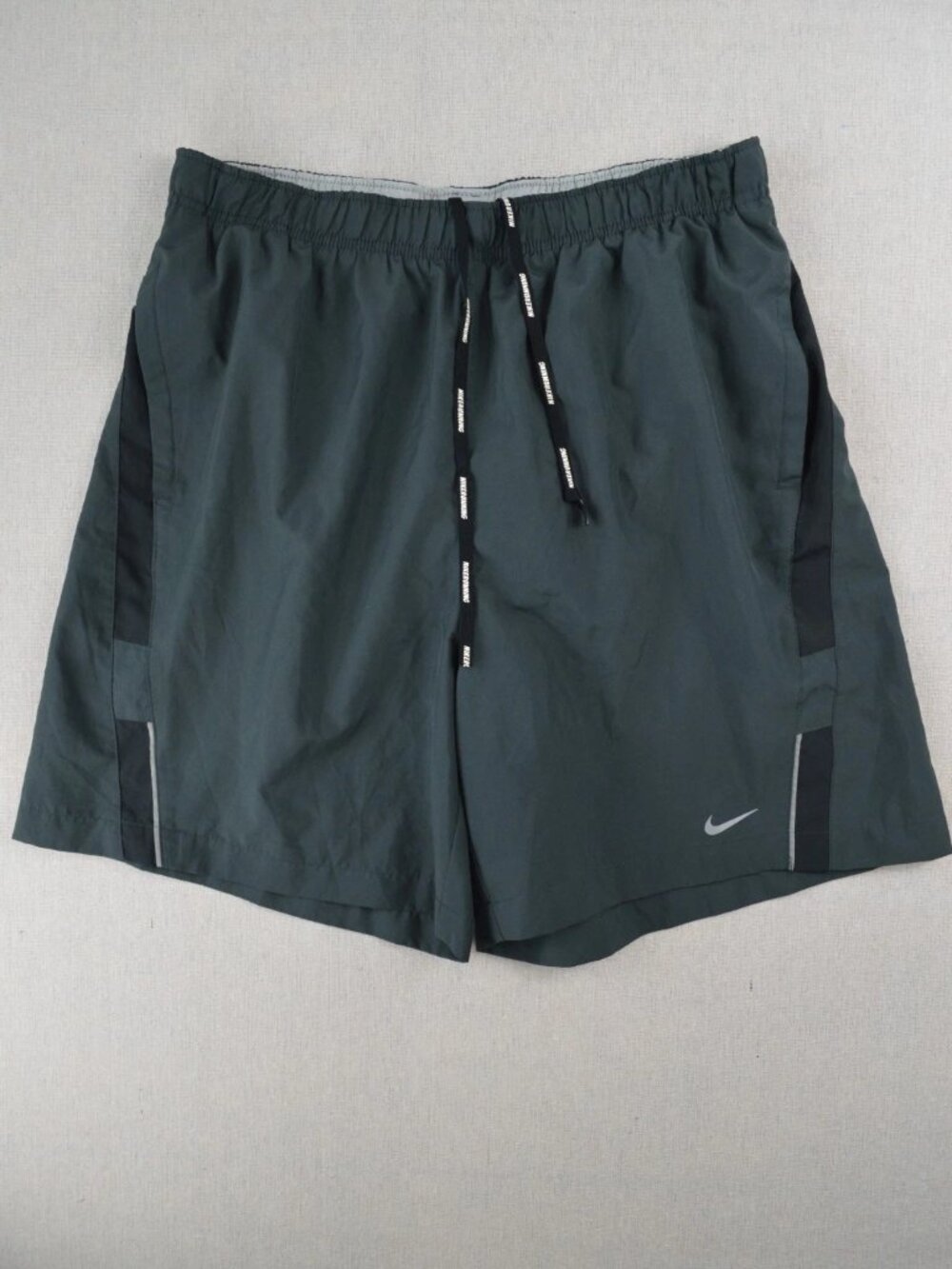 Nike Dri-Fit Mens Black Running Shorts Lightweight Athletic Gear Size L